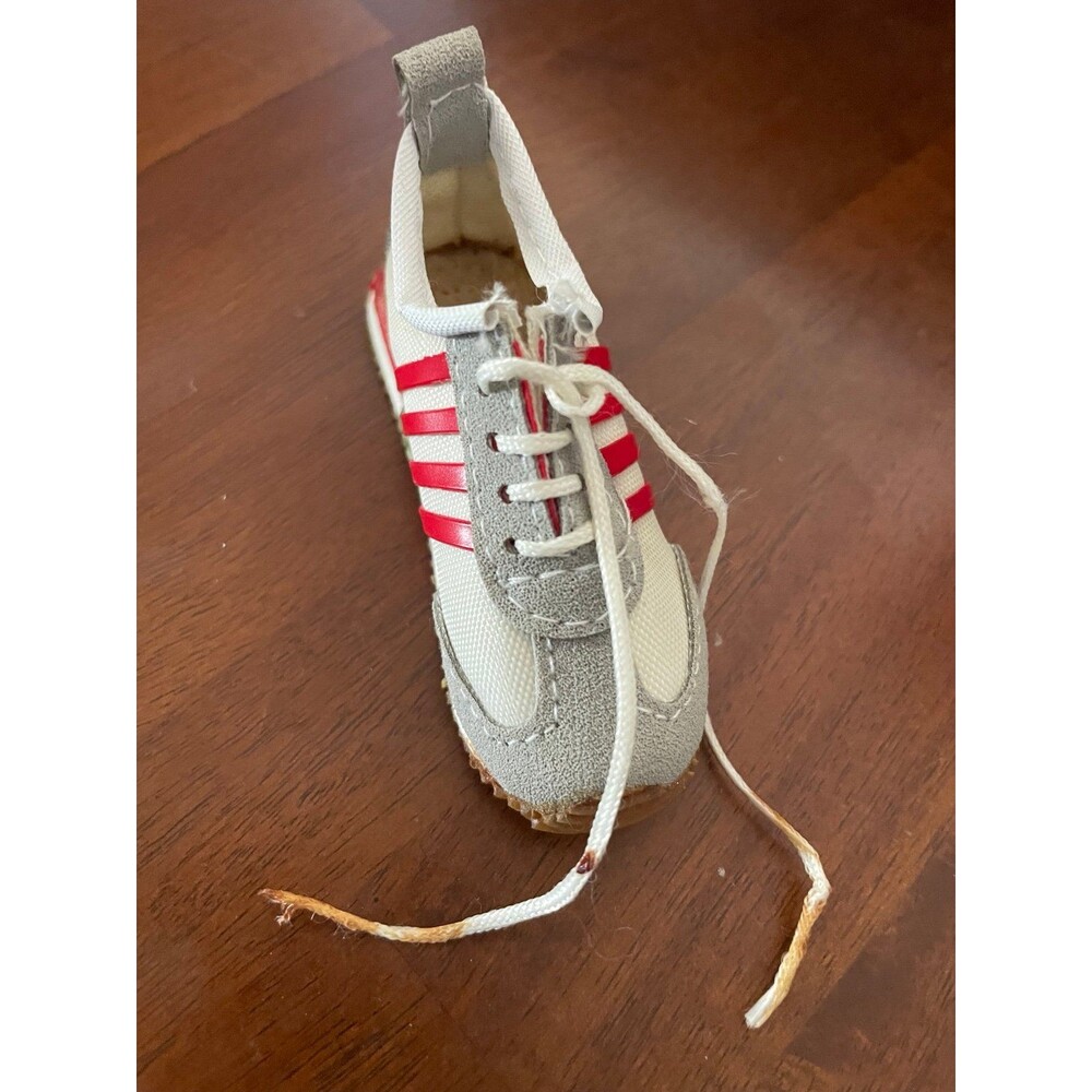 Vintage miniature, Adidas, red and white tennis shoe collector. - Picture 2 of 11